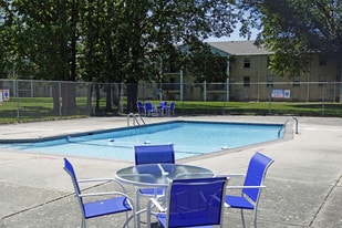 Courtyards on Glendale Apartments