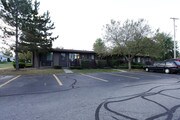 Pineridge Apartments