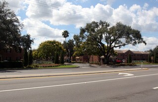Carlton Arms North Apartments
