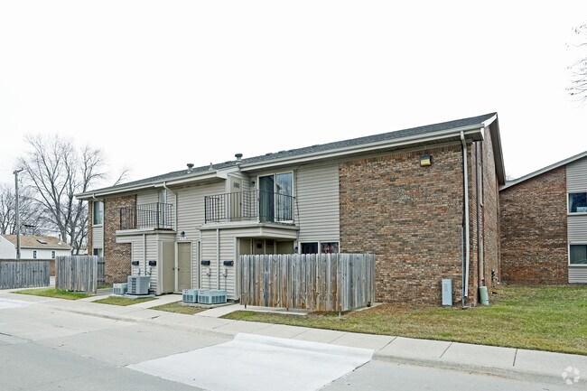 Chateau Rouge Apartments Sterling Heights Mi Chateau Rouge Apartments Sterling Heights Mi