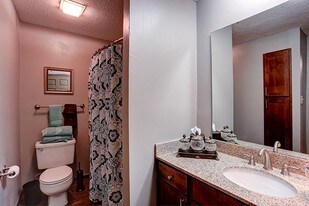Cambridge Station Apartments