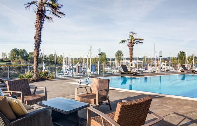 Yacht Harbor Club Apartments