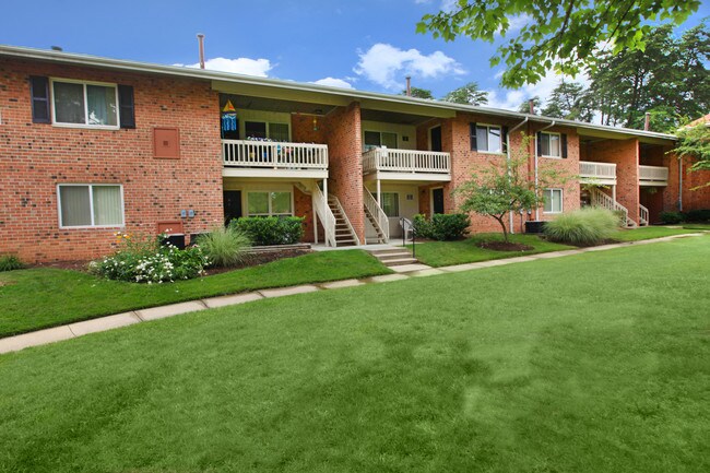 The Seasons Apartments