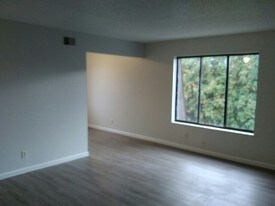 1305 Springfield Dr Midland MI Apartments