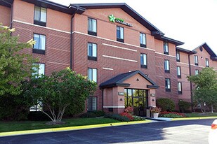 Furnished Studio – Chicago - Lombard - Yor... Apartments