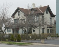 2841 N Front St Apartments