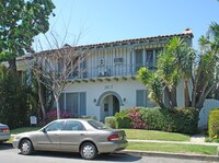 141 S Roxbury Dr Apartments