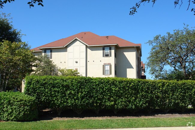 Sonterra Heights Apartments