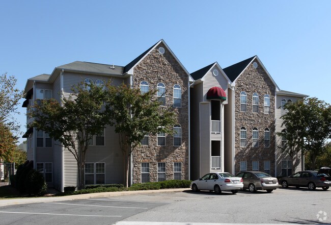 Summerlyn Place Apartments