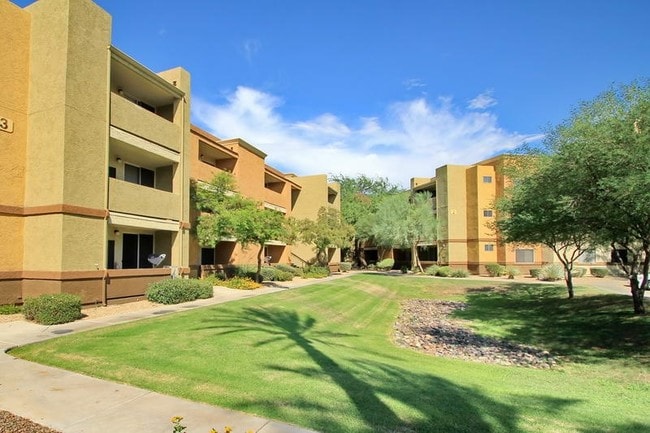 The Grove Deer Valley Apartments