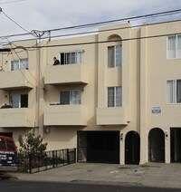 625 Villa St Apartments