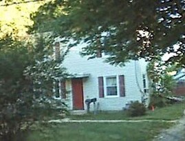 107 Monroe Ave Wilmington Manor DE Apartments