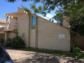 Elite Townhomes Apartments