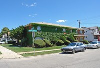 1909 Hickory Grove Ave Apartments