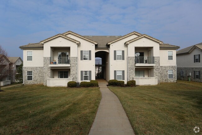 Lakes at Lionsgate Apartments