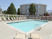 Oakhurst Apartments