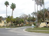 Breezes at Palm-Aire Apartments