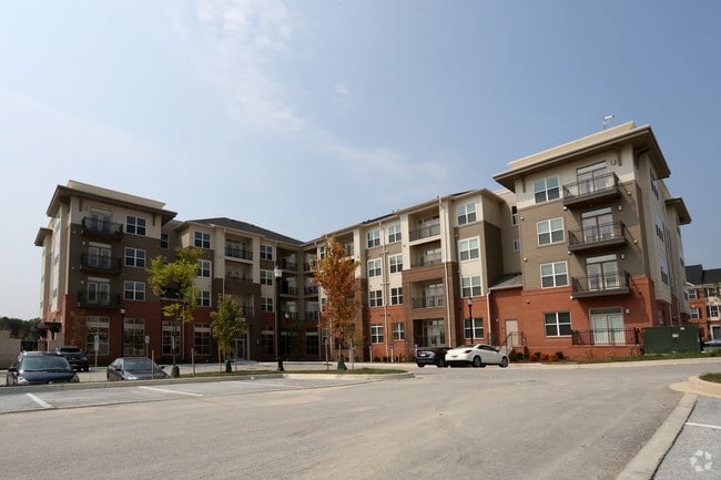 Woodfield Oxford Square Apartments