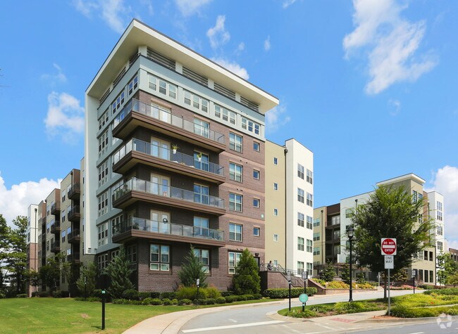 Axis at Perimeter Apartments