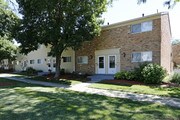 Hessel on the Park Apartments