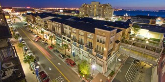AVE Emeryville at Bay Street Apartments
