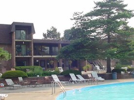 Colony Club Apartments