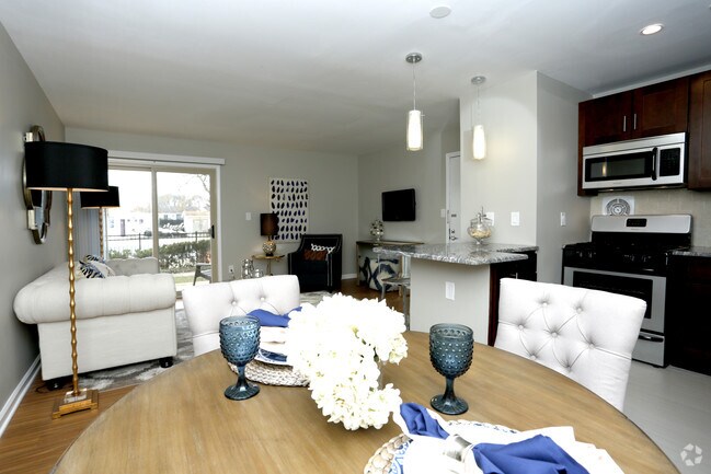 The Crossings at Plainsboro Apartments