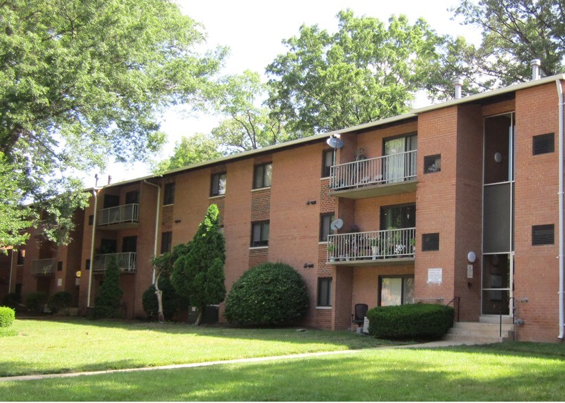 Rolling Hills Apartments Rentals Alexandria, VA