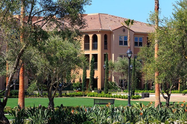 Portola Court Apartment Homes
