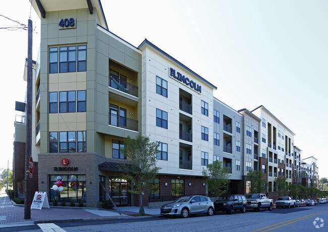 The Lincoln Apartments