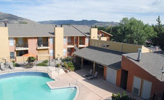 Arrowhead Pointe Apartments