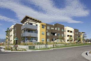 Crossing at Daybreak Apartments