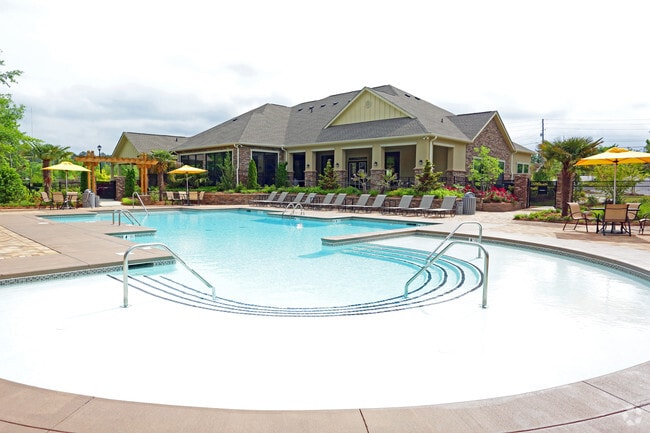 Arium Lakeshore Apartments