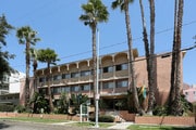 Hollywood Pointe Apartments