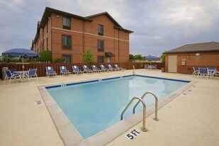 Furnished Studio – Fort Wayne - North