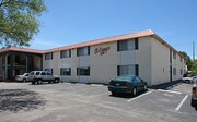 El Campo Apartments