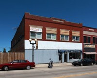 118 W Lake St Apartments