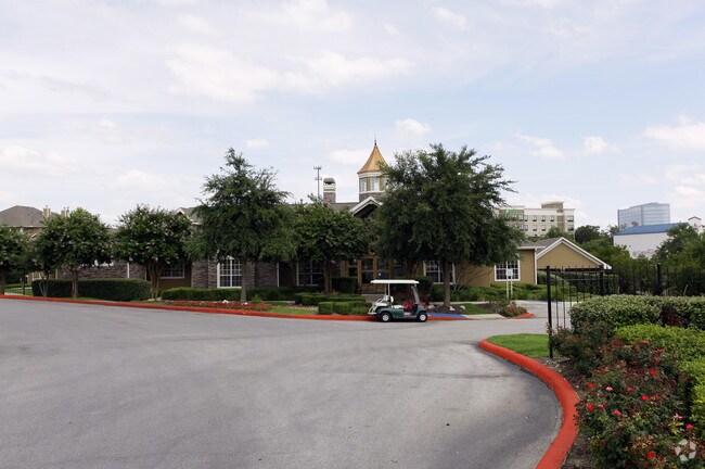 The Ravinia Apartments