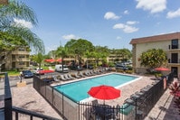 Hollywood Square Apartments