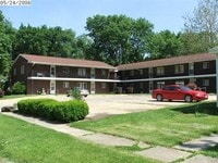 522 W Maple St Apartments