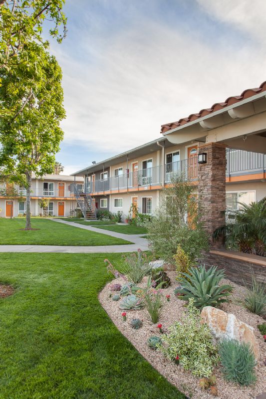 Villa Del Sol Apartments in Santa Ana, CA