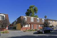 587 Avalani Ave Apartments