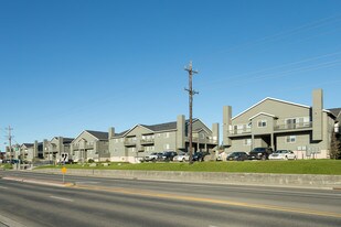 Aurora Park Townhomes Apartments