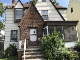 4 Bedroom Single-Family Home for Rent $1100