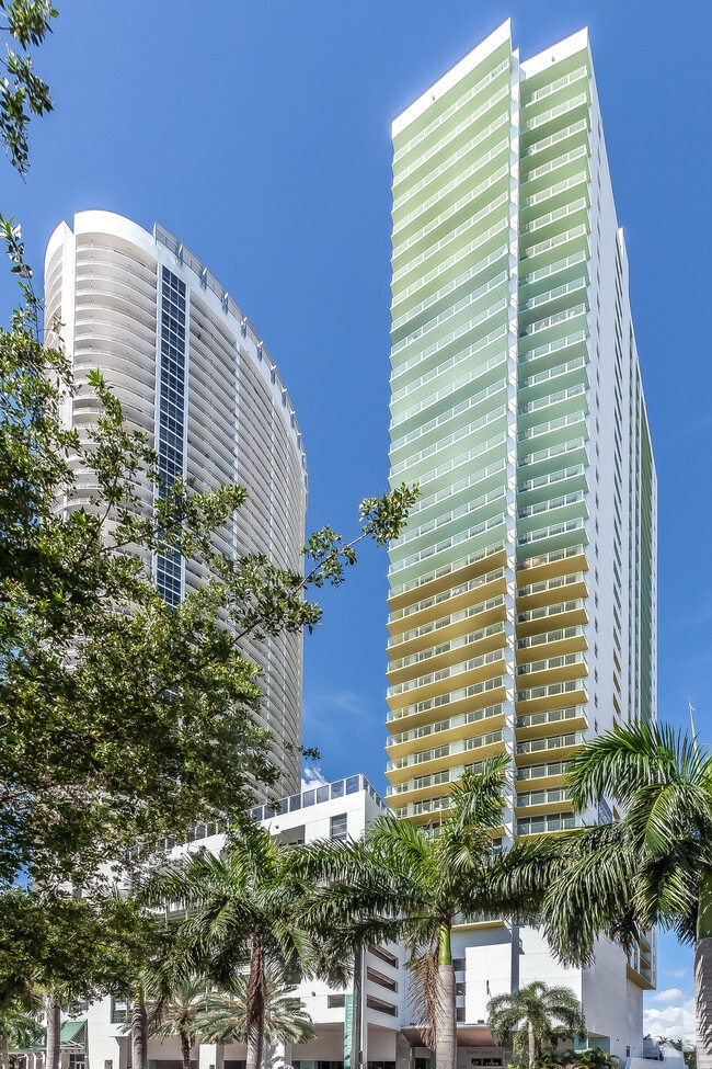 Bay Parc Plaza Apartments