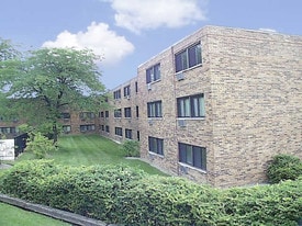 Kings Court Apartments