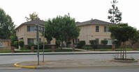 476 Woodbury Rd Apartments