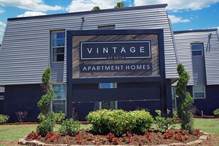 Vintage At 50th Apartments
