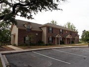 Garden Lake Townhomes Apartments