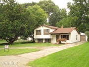 3 Bedroom Single-Family Home for Rent $1200